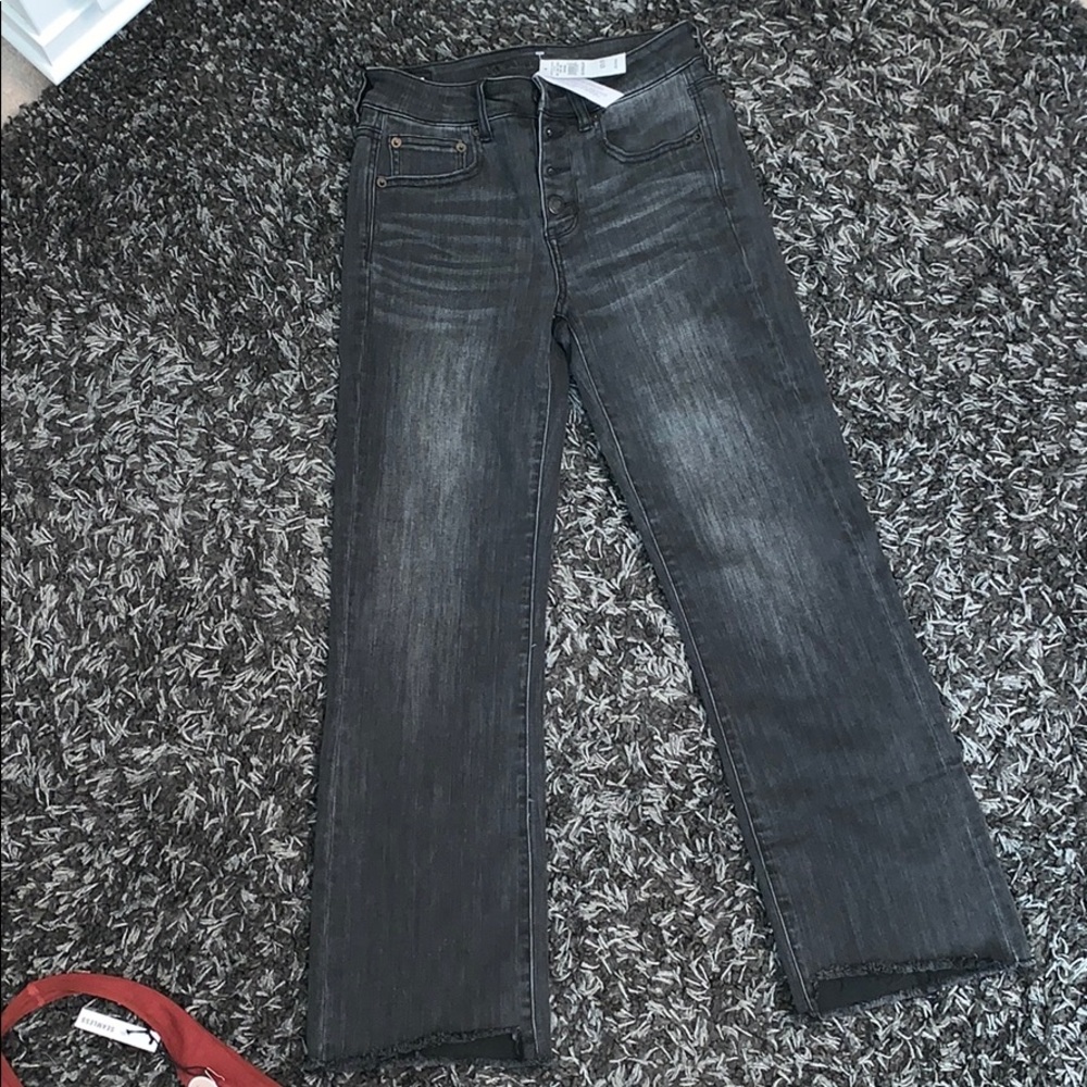 American Eagle Black Cropped Jeans